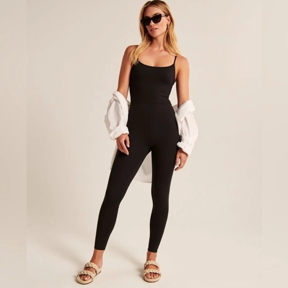 Elegant Black Women's‎ Jumpsuit